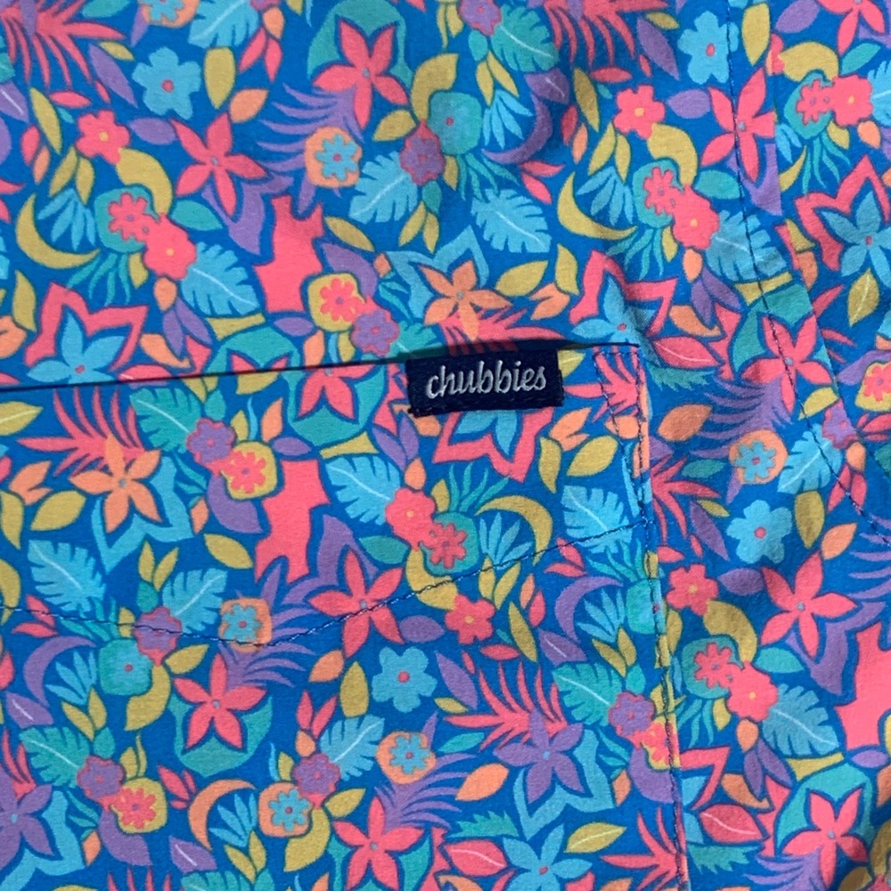 Chubbies Floral Button Down Mens Medium Blue Pink Excellent Short Sleeve Stretch - Picture 5 of 9